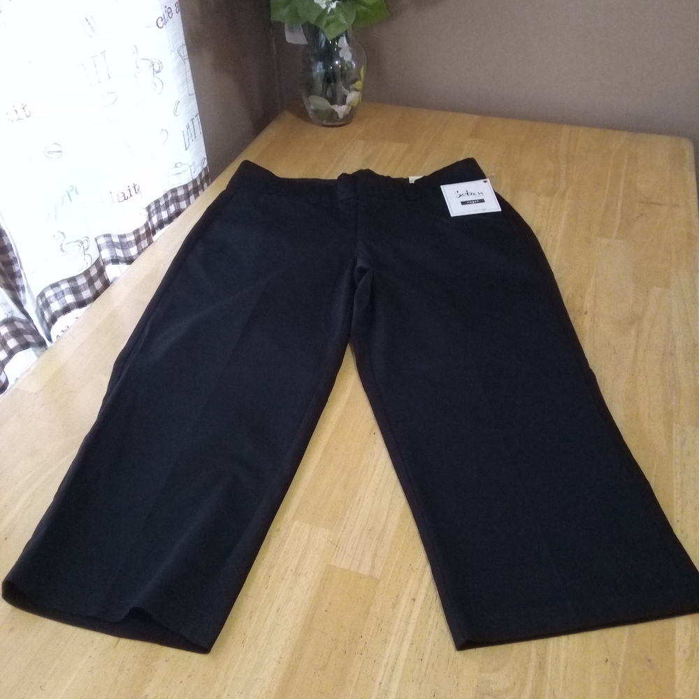 Dockers Sz 10 Black Flat Front Chino Women's Capris Pants Sateen Sure Fit NWT